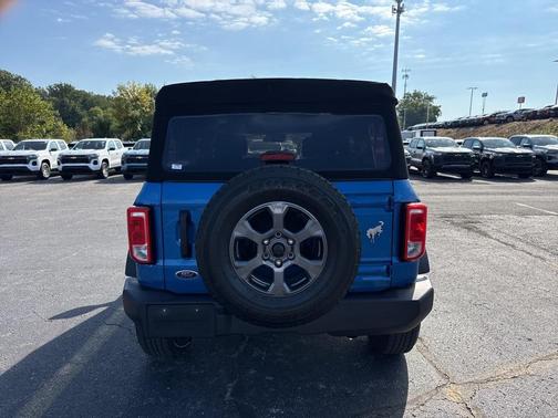 2021 Ford Bronco Base
