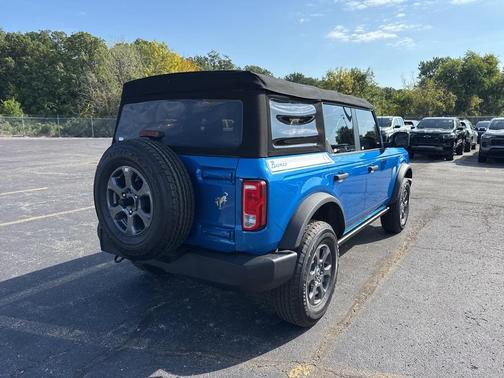 2021 Ford Bronco Base