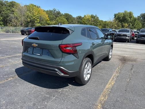 2025 Chevrolet Trax LS