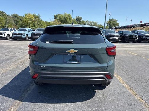2025 Chevrolet Trax LS