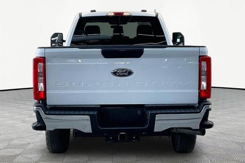 OXFORD WHITE 2023 Ford F-250 XL