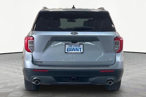 Silver Metallic 2022 Ford Explorer XLT