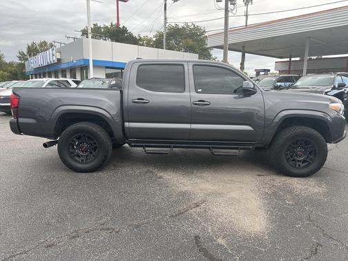 2022 Toyota Tacoma SR