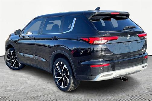 2022 Mitsubishi Outlander SE