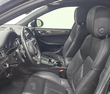 Volcano Grey Metallic 2022 Porsche Macan Macan GTS