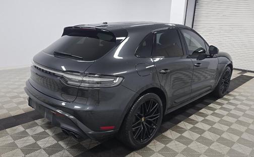 Volcano Grey Metallic 2022 Porsche Macan Macan GTS