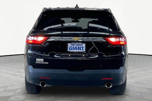 Black Metallic 2021 Chevrolet Traverse LS