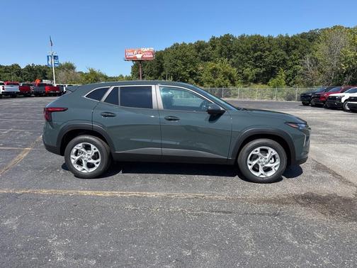 2025 Chevrolet Trax LS