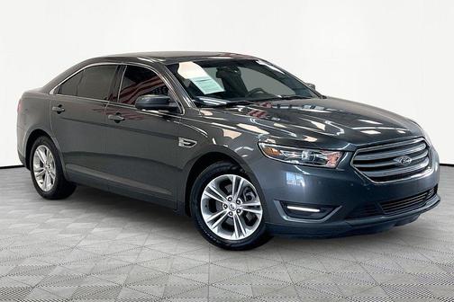 MAGNETIC 2017 Ford Taurus SEL