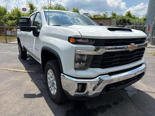 2025 Chevrolet Silverado 3500 LT