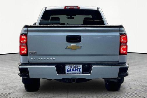 Silver Ice Metallic 2017 Chevrolet Silverado 1500 2LT