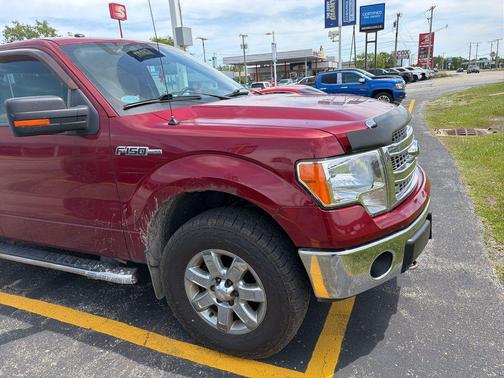 Red 2013 Ford F-150 XLT