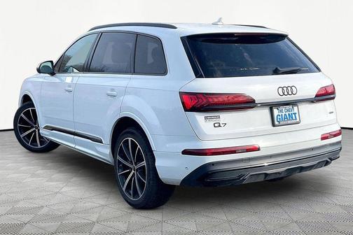 2022 Audi Q7 55 Premium Plus