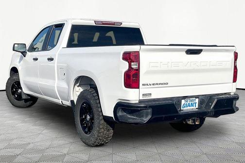 Summit White 2023 Chevrolet Silverado 1500 WT