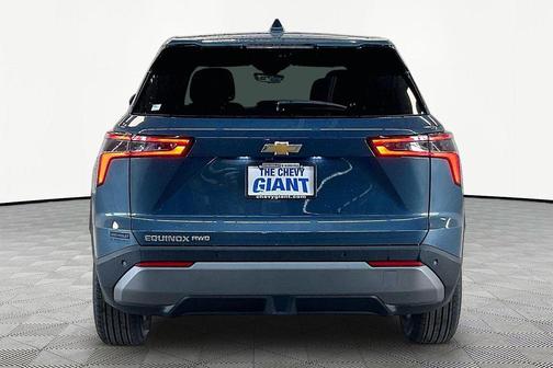 Lakeshore Blue 2026 Chevrolet Equinox 1LT