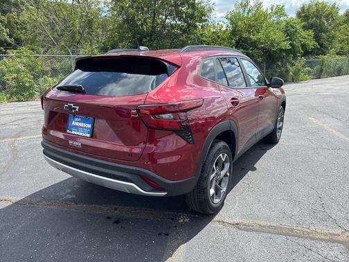 2025 Chevrolet Trax LT