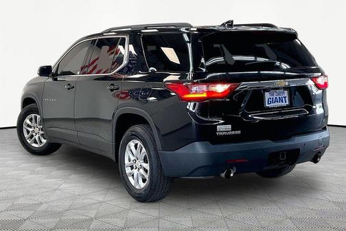 Black Metallic 2020 Chevrolet Traverse LT Cloth