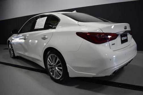 2023 INFINITI Q50 LUXE