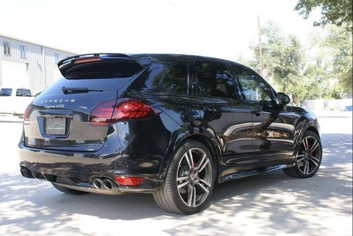 2013 Porsche Cayenne GTS