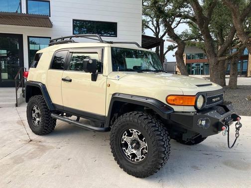 Sandstorm 2010 Toyota FJ Cruiser Base