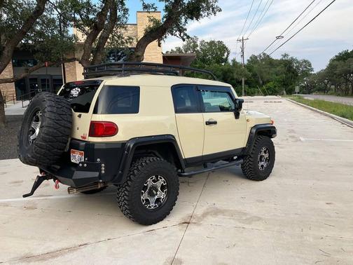 Sandstorm 2010 Toyota FJ Cruiser Base