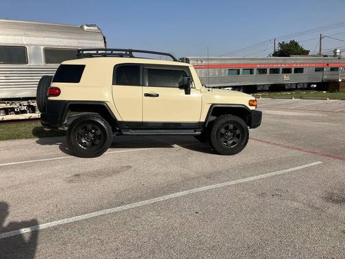 2010 Toyota FJ Cruiser Base