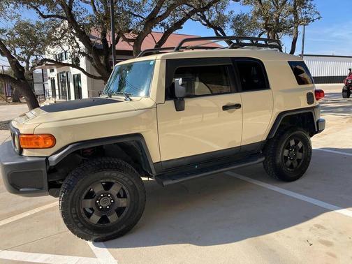 2010 Toyota FJ Cruiser Base