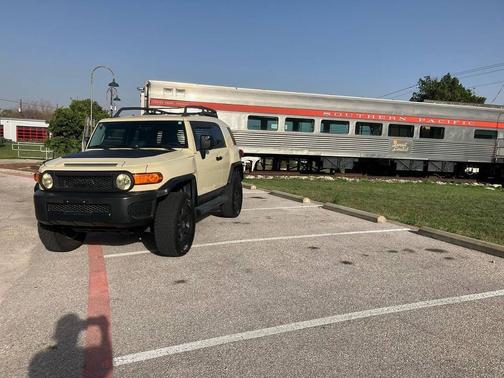 2010 Toyota FJ Cruiser Base