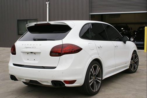 2013 Porsche Cayenne GTS