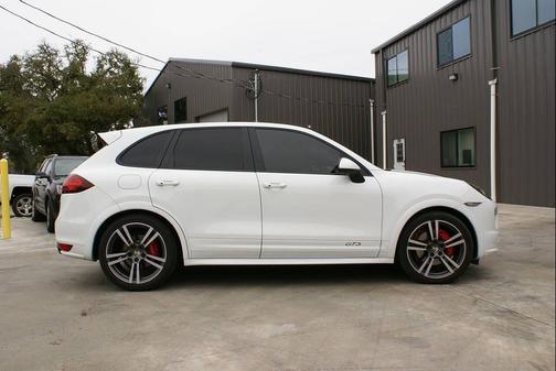 2013 Porsche Cayenne GTS