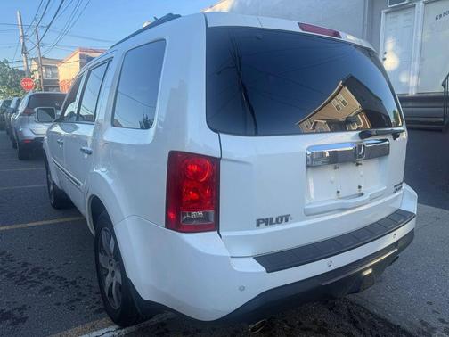 White Diamond Pearl 2012 Honda Pilot Touring