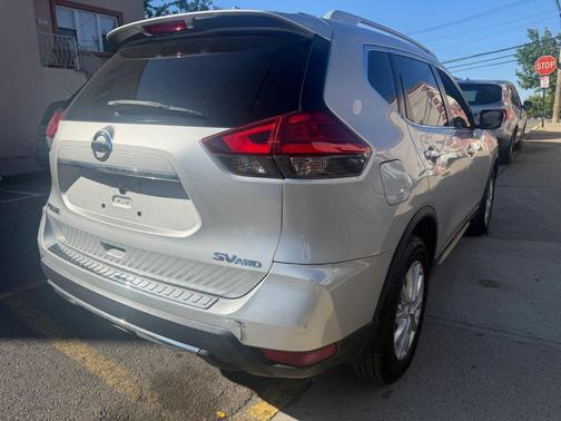 Brilliant Silver 2017 Nissan Rogue SV