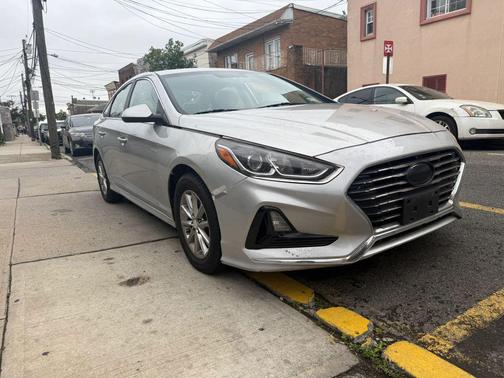 2018 Hyundai SONATA SE