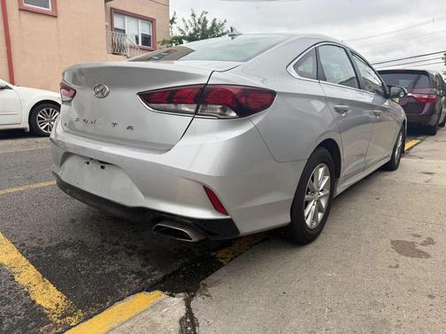 2018 Hyundai SONATA SE
