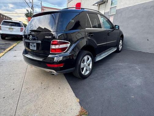 2011 Mercedes-Benz M-Class 4MATIC