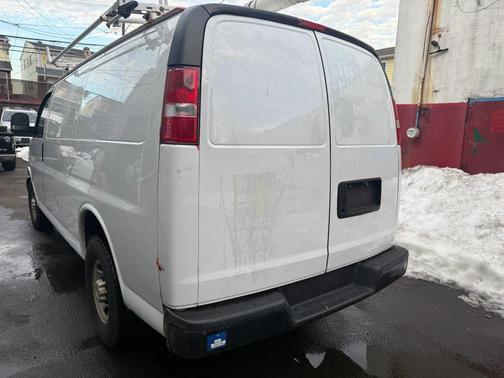 Summit White 2015 Chevrolet Express 2500 Work Van