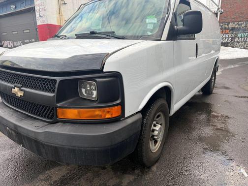Summit White 2015 Chevrolet Express 2500 Work Van