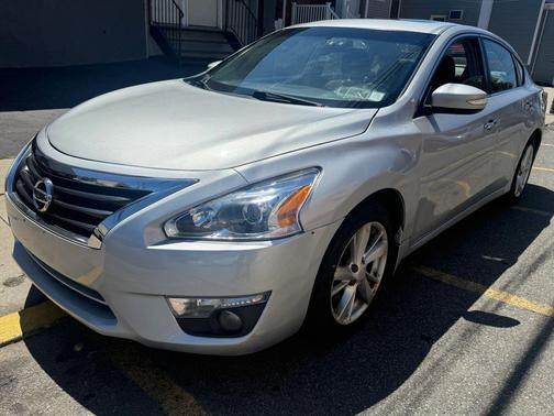 Brilliant Silver Metallic 2013 Nissan Altima 2.5 SV