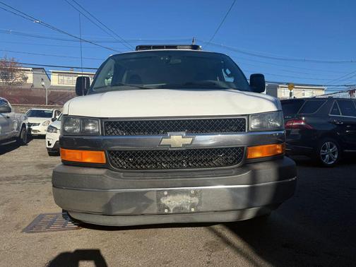 2016 Chevrolet Express 3500 Diesel