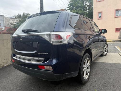 2014 Mitsubishi Outlander SE