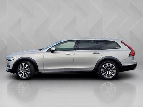 2025 Volvo V90 Cross Country Plus