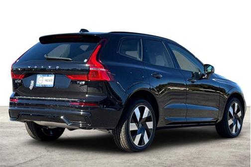 2025 Volvo XC60 Plug-In Hybrid Plus
