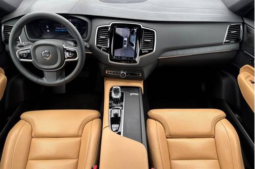 2024 Volvo XC90 Recharge Plug-In Hybrid Ultimate Bright Theme