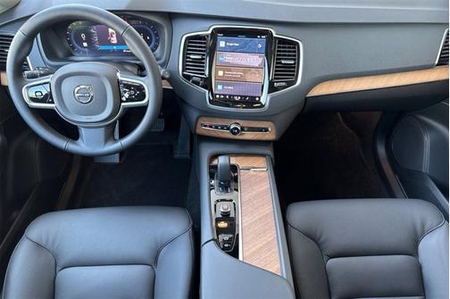 2025 Volvo XC90 Plus