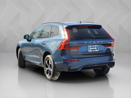 2026 Volvo XC60 Core