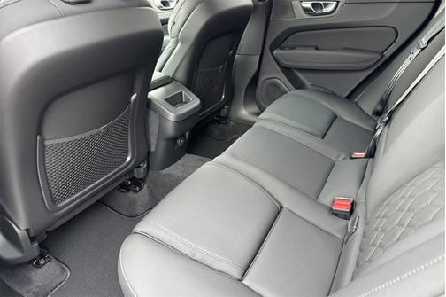 2026 Volvo XC60 Plus