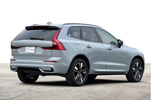 2026 Volvo XC60 Plus