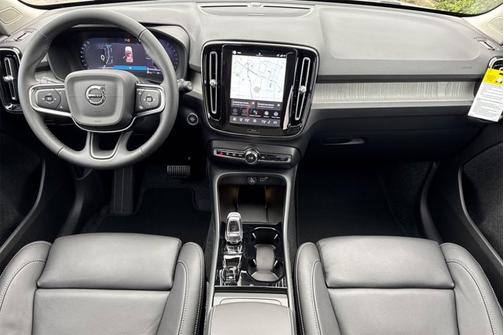 2026 Volvo XC40 Plus