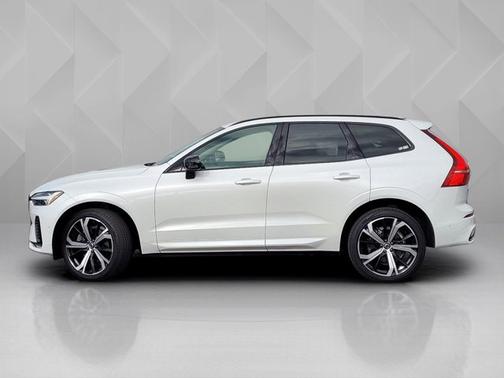 2023 Volvo XC60 Ultimate Dark Theme