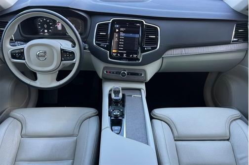 2022 Volvo XC90 Recharge Plug-In Hybrid Inscription